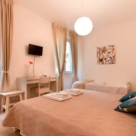 Via Colombo 3* 라스페치아