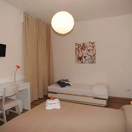 Via Colombo 게스트하우스