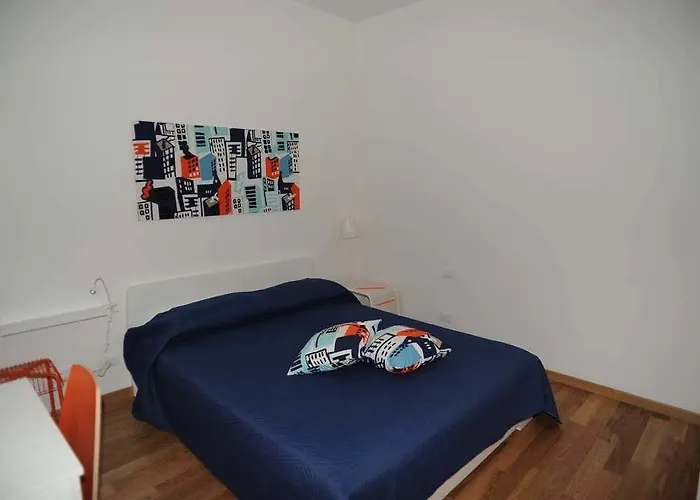 Via Colombo 3* La Spezia