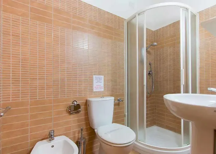 Via Colombo 3* La Spezia