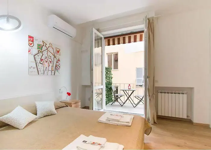 Via Colombo 3* La Spezia